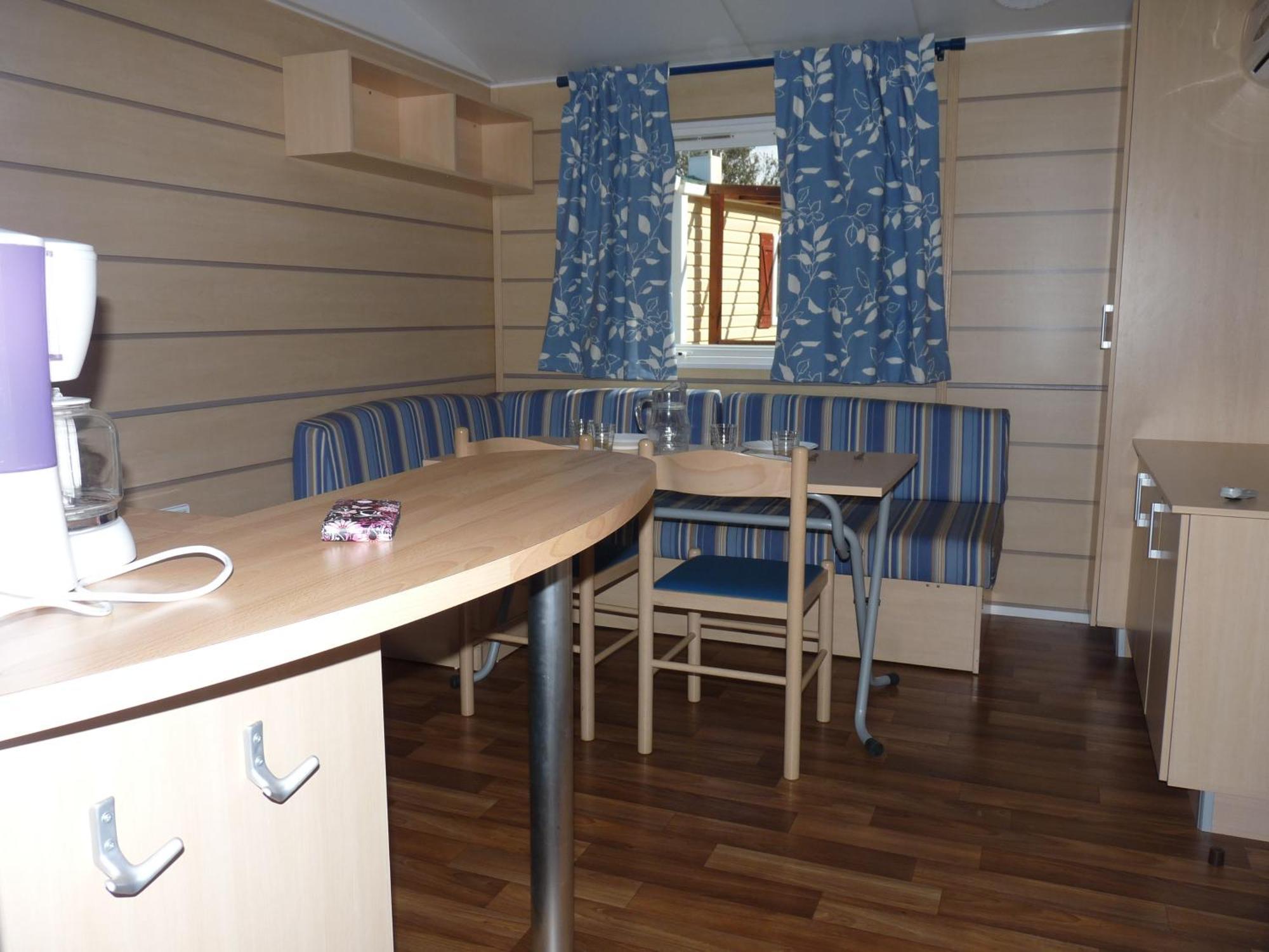 Camping Mobile Home U Sole Marinu Patrimonio Bilik gambar
