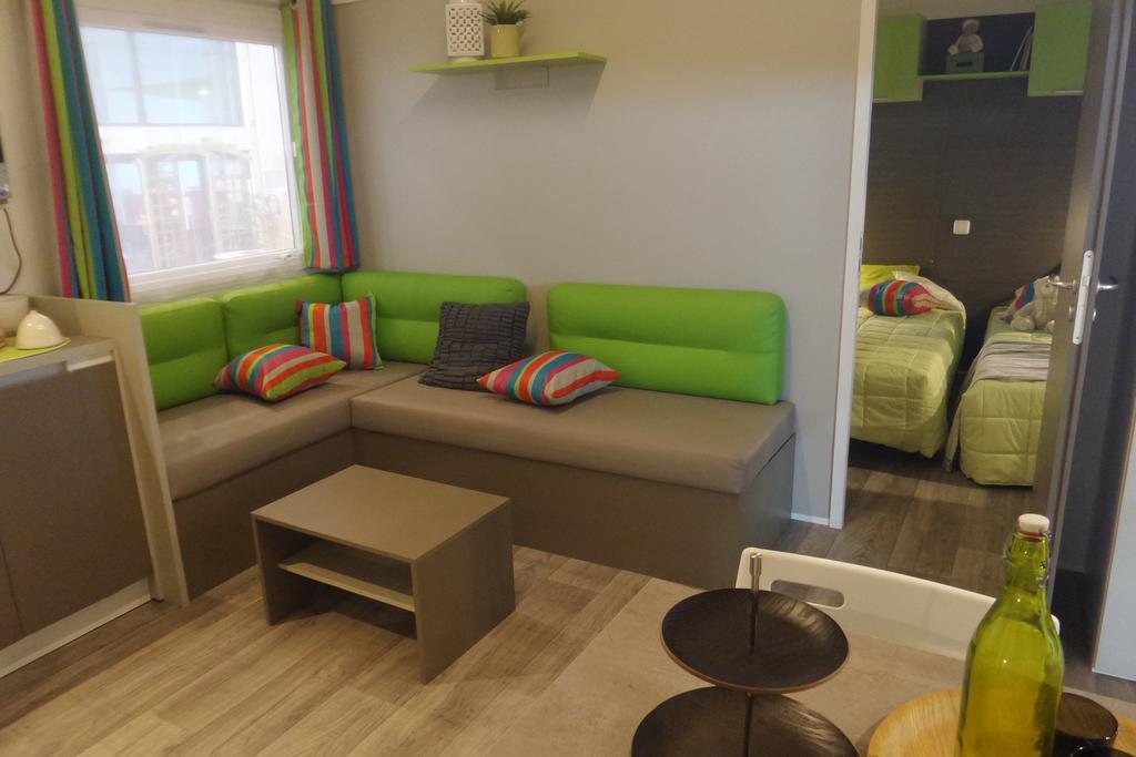 Camping Mobile Home U Sole Marinu Patrimonio Bilik gambar